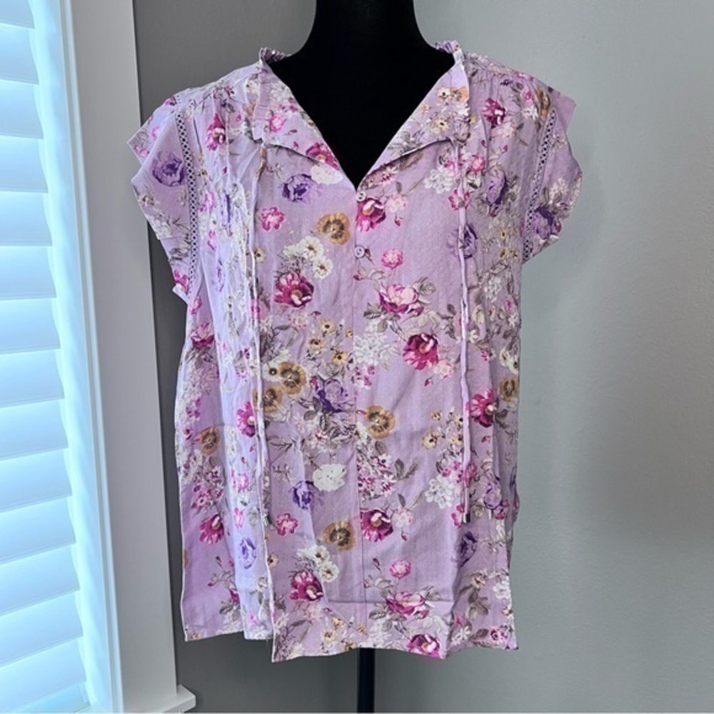 NWT! Buffalo flutter sleeve blouse size medium